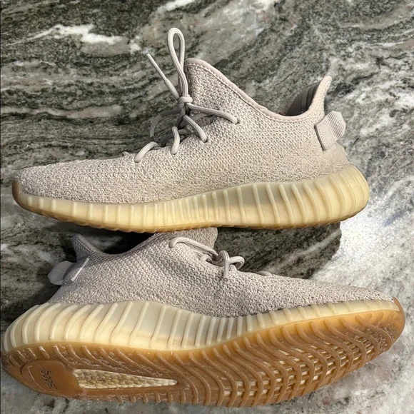 Adidas Yeezy Boost 350 V2 Sesame Light Tan Men's size 10.5